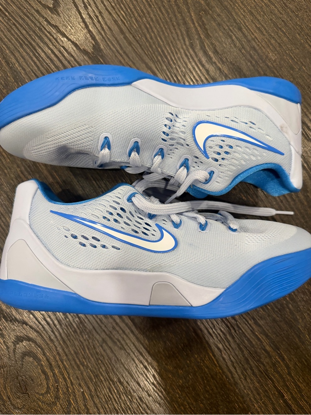 Nike Kobe 9 Low GS Hydrogen Blue Size 6.5Y